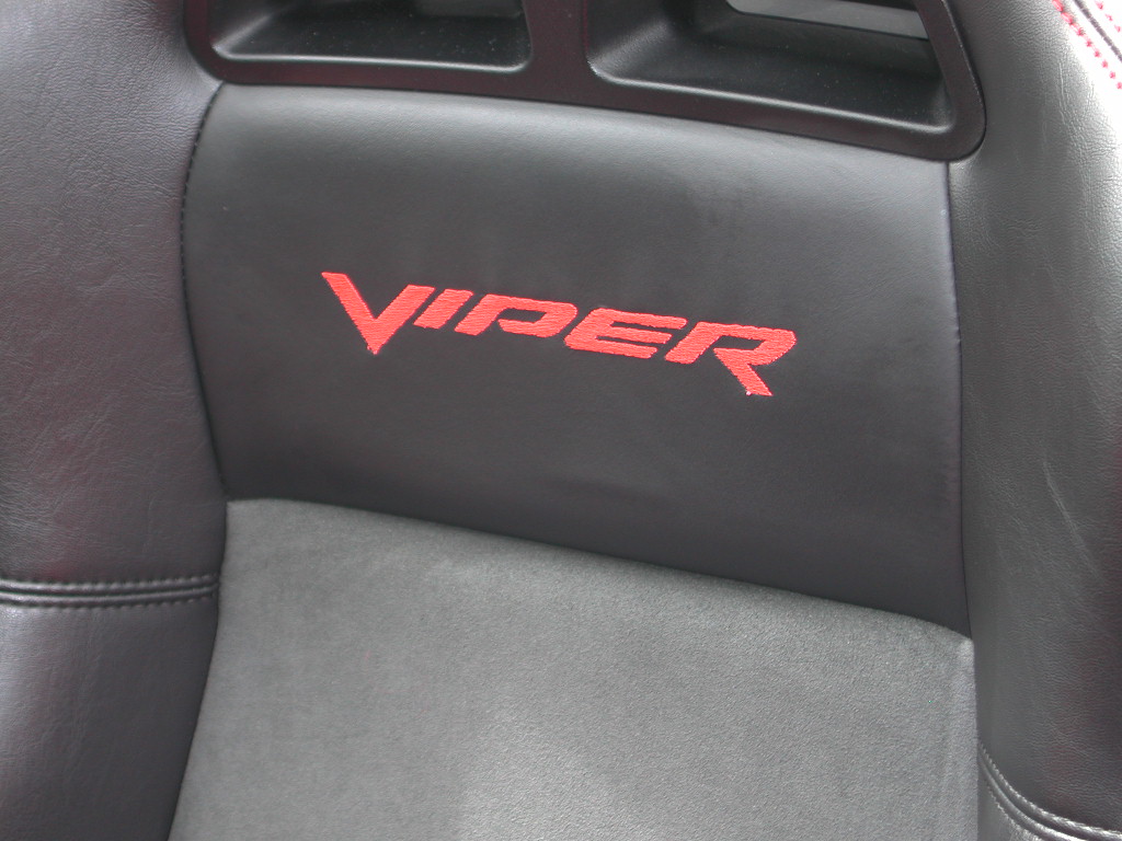 104_srt10_mamba_white_interior_seat_logo