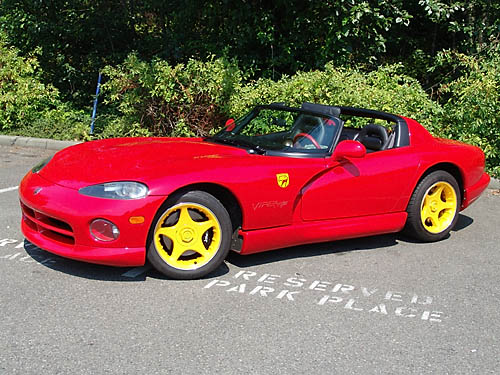 196_RT10_exterior_red_yellow_front_left