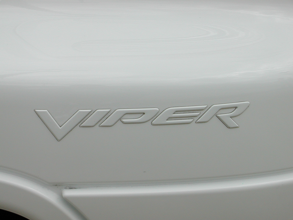 104_srt10_mamba_exterior_fascia_emblem_rear_right_viper