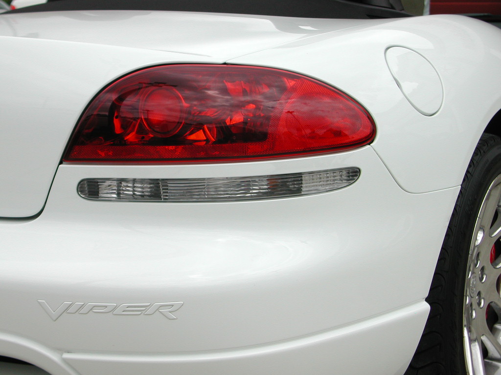 104_srt10_mamba_white_exterior_taillight_right