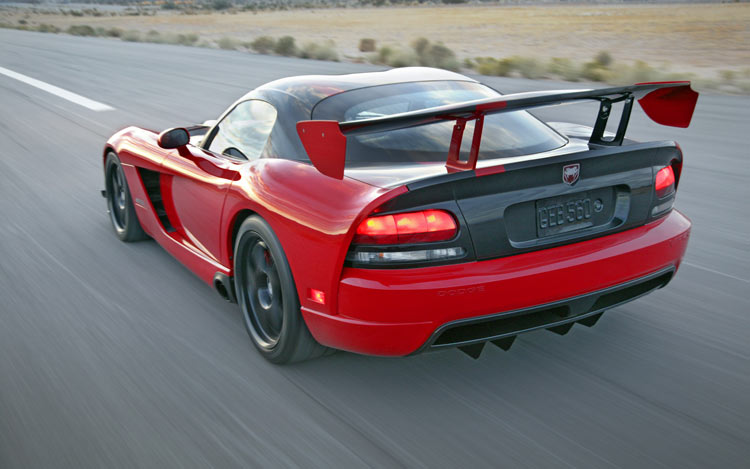 8V20058_5_2008_dodge_viper_SRT10_ACR_rear_view